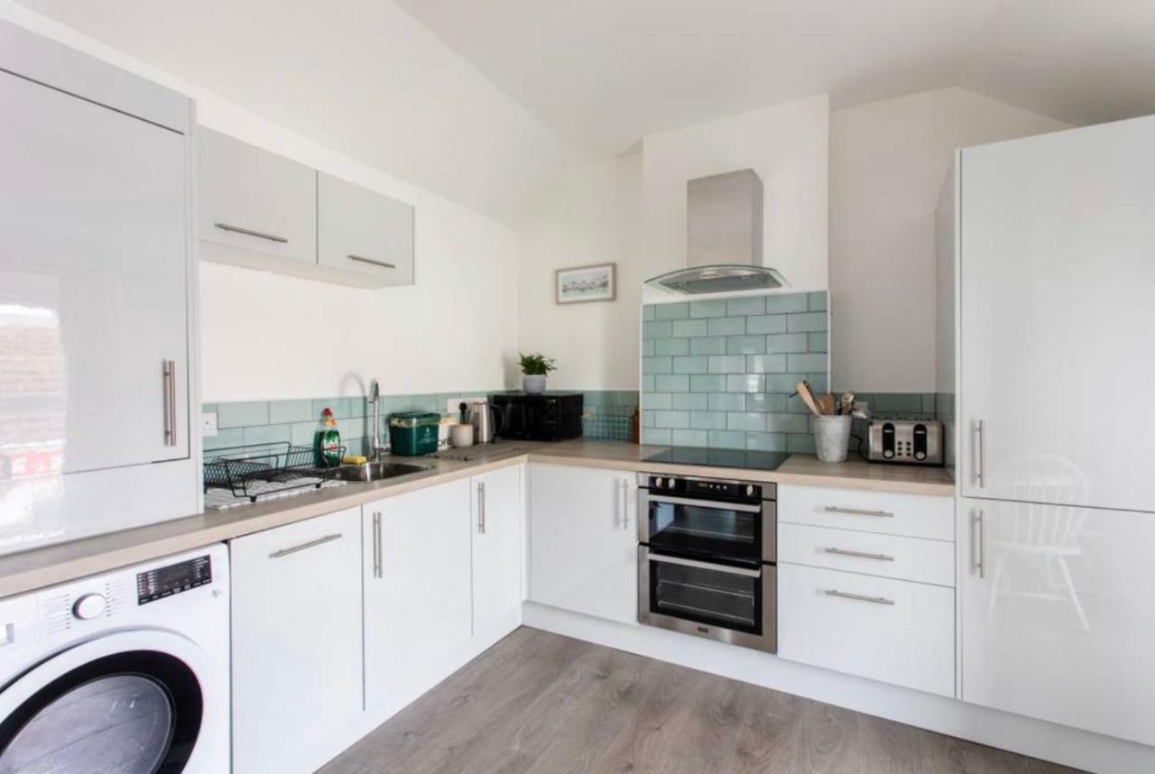 Beautiful Two Bed Mumbles Flat - With Parking Space Luaran gambar